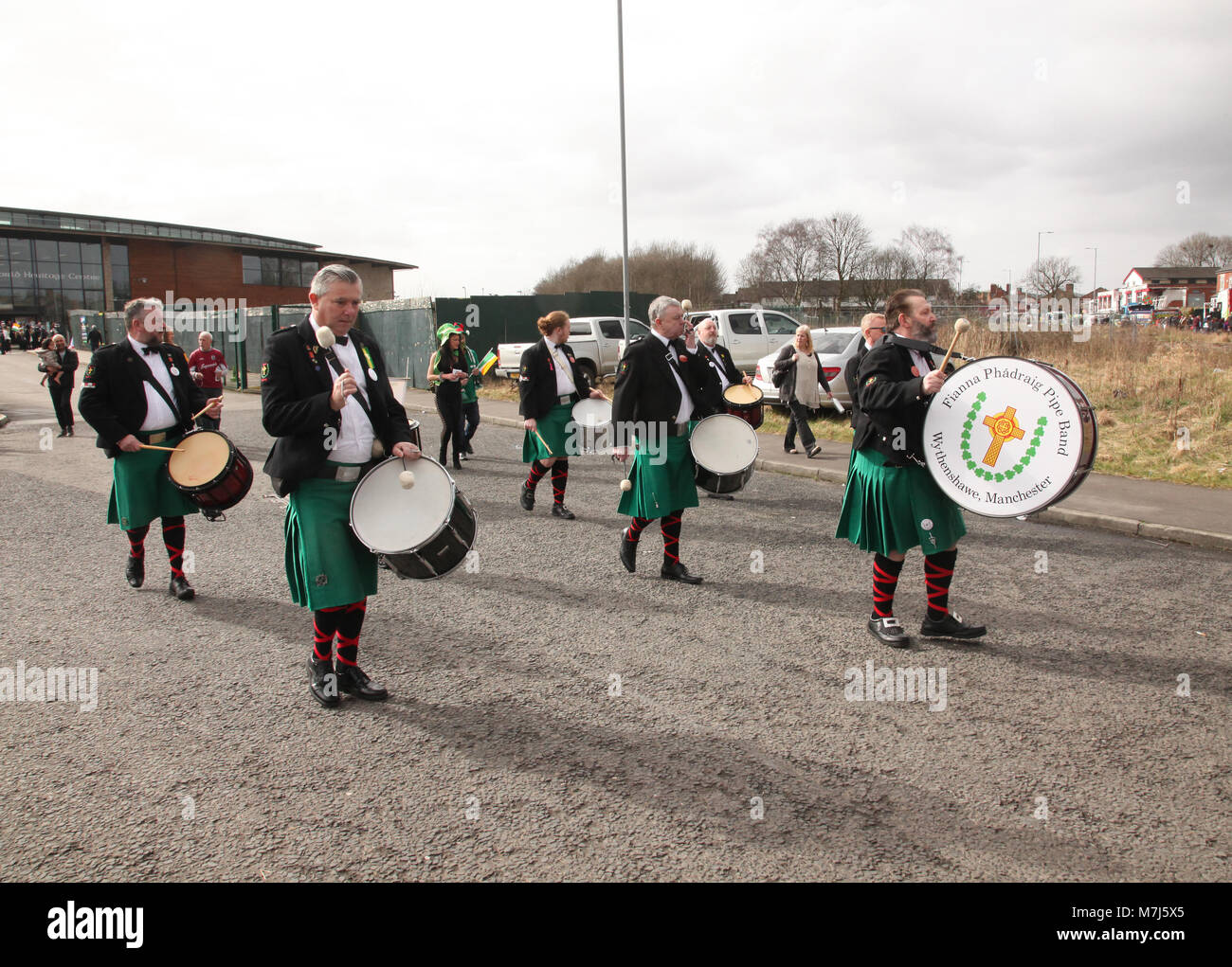 Manchester, Regno Unito 11 marzo 2018. Manchester Festival irlandese di marzo 2018. La sfilata ha avviato presso l' Irish Centro del Patrimonio Mondiale, a Cheetham Hill, Manchester e finito fuori il municipio Credito: Gerard Noonan/Alamy Live News Foto Stock