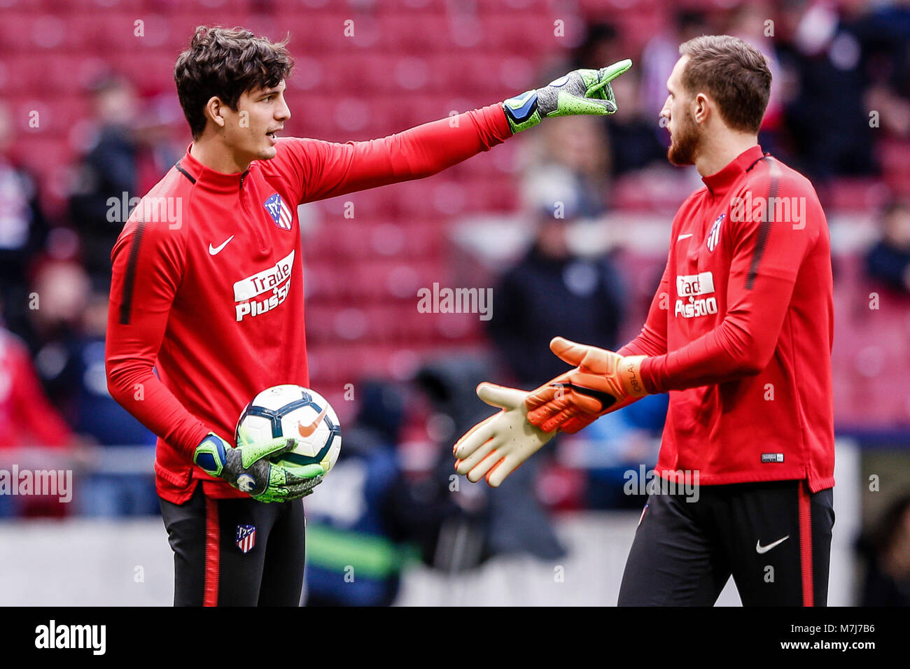 Jan Oblak (Atletico de Madrid) Pre-match warm-up Axel Werner (Atletico de Madrid), La Liga match tra Atlético de Madrid vs Celta de Vigo a Wanda Metropolitano stadium in Madrid, Spagna, 11 marzo 2018. Credito: Gtres Información más Comuniación on line, S.L./Alamy Live News Foto Stock