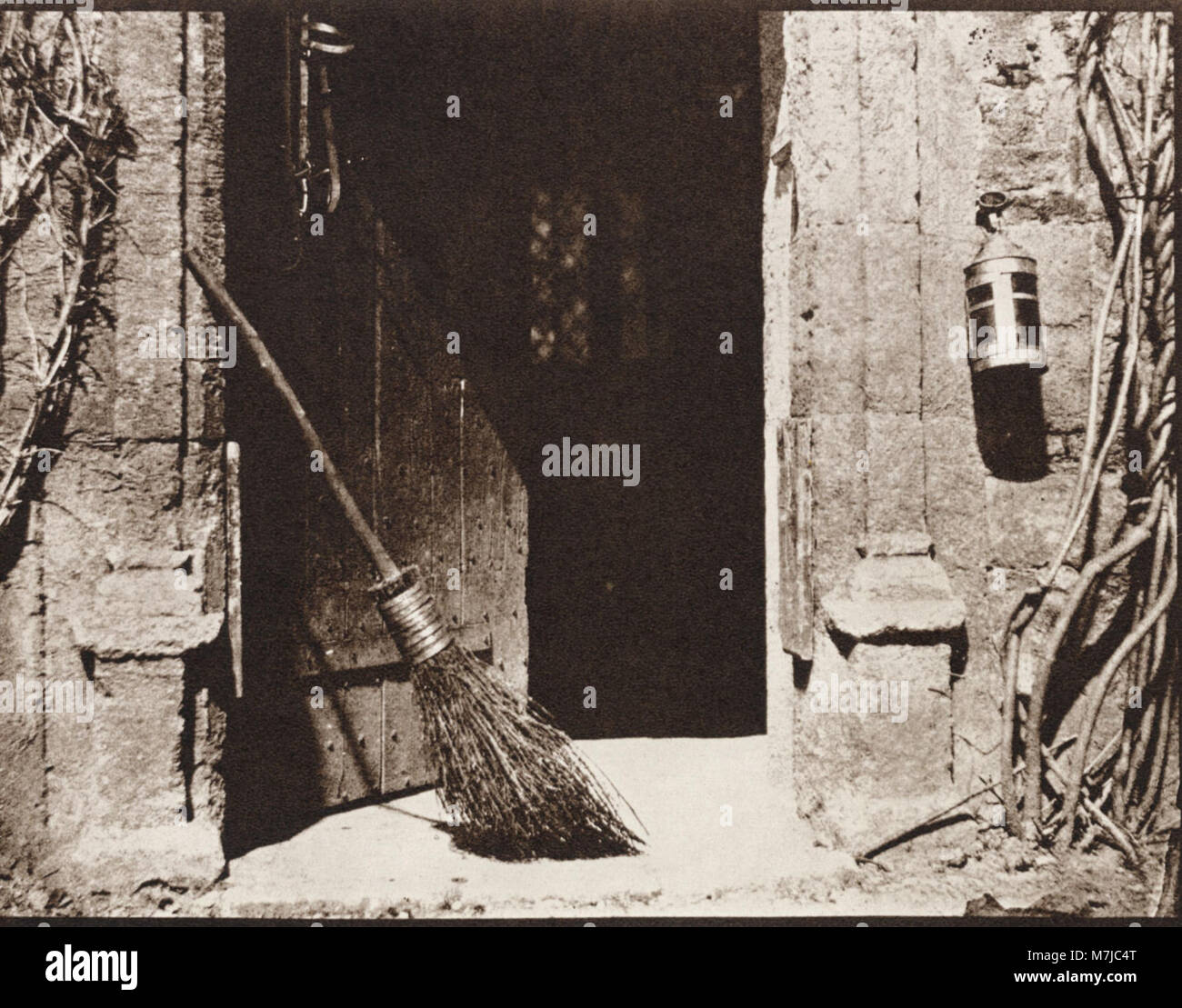 Talbot, William Henry Fox - "Die offene Tür", "aus der Stift der Natur" (Zeno fotografie) Foto Stock