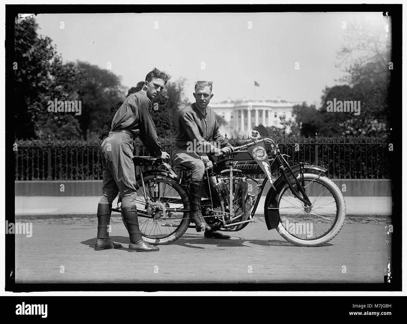 BALCER & O'Brien. Motore transcontinentale ciclisti. Retro della Casa Bianca LCCN2016866342 Foto Stock