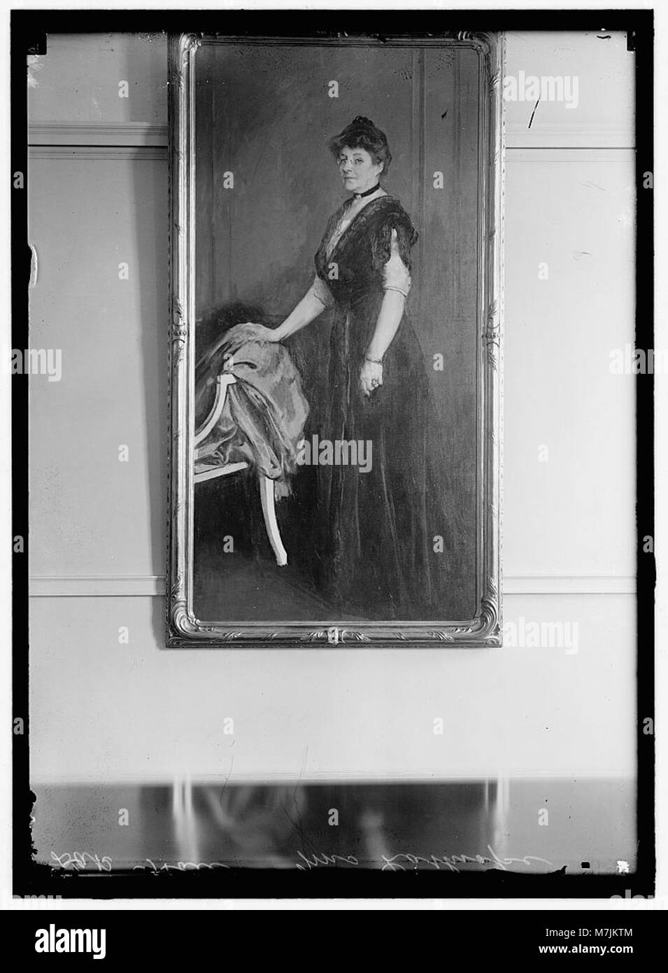 Un ritratto della signora Daniel Lothrop, un membro di spicco delle Daughters of the American Revolution (D.A.R.), coinvolta nella conservazione della storia americana. Foto Stock