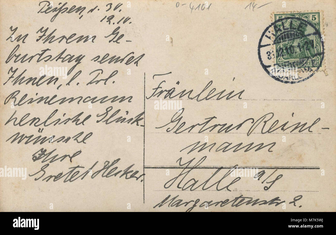 Un'immagine da cartolina di Peißen, Sassonia-Anhalt, che mostra la chiesa e la prima scuola del villaggio, che riflette la storia culturale ed educativa della regione. Foto Stock