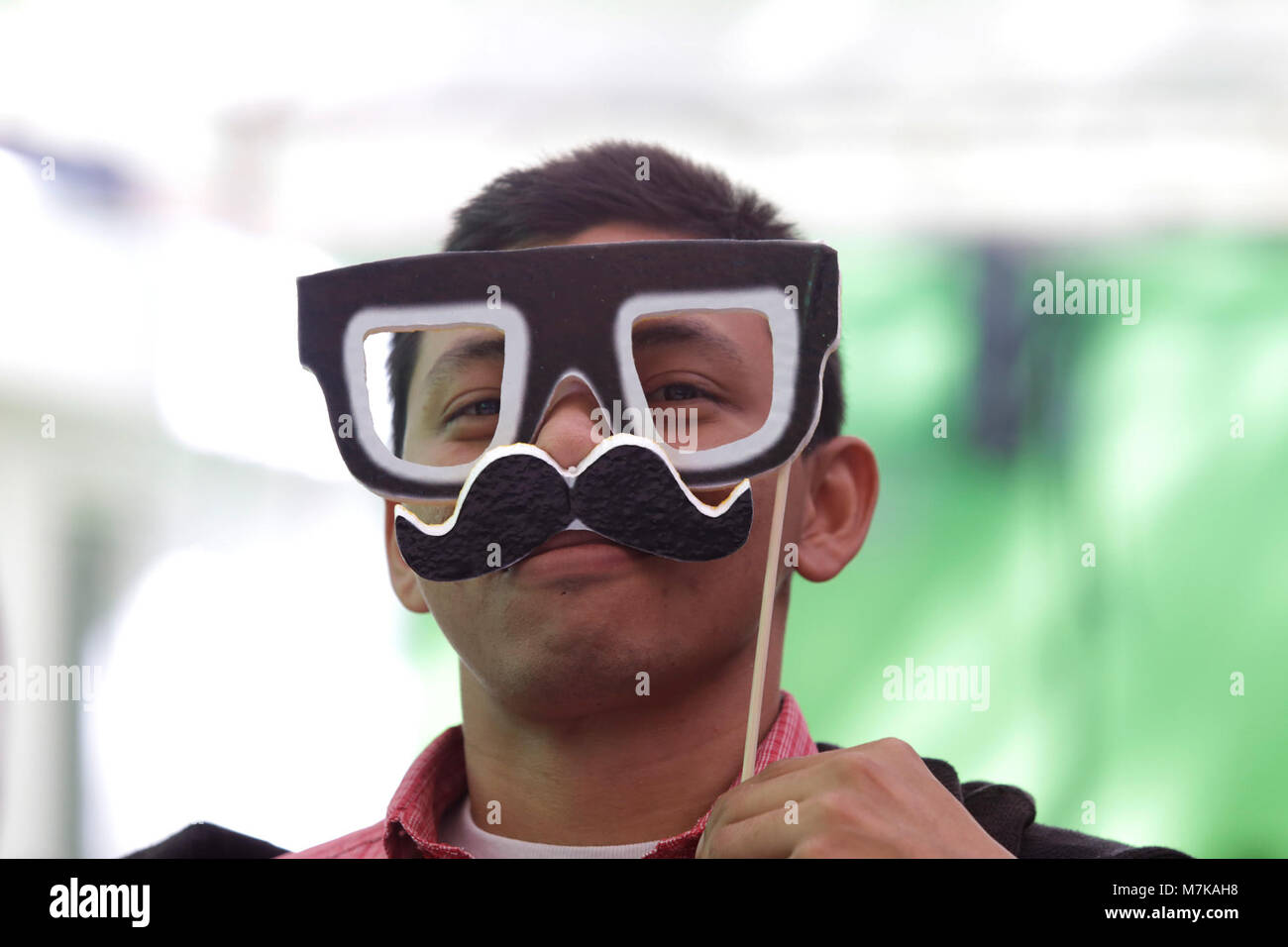 Casa Abierta Jóvenes 36 è un centro di comunità giovanile che offre programmi educativi e sociali per sostenere la creatività, l'apprendimento e l'impegno della comunità tra i giovani. Foto Stock