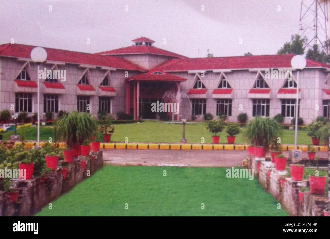 Il Centro per le piante aromatiche di Selaqui, Dehradun, è un istituto di ricerca che si concentra sulla coltivazione, la lavorazione e la promozione delle specie di piante aromatiche e medicinali in India. Foto Stock