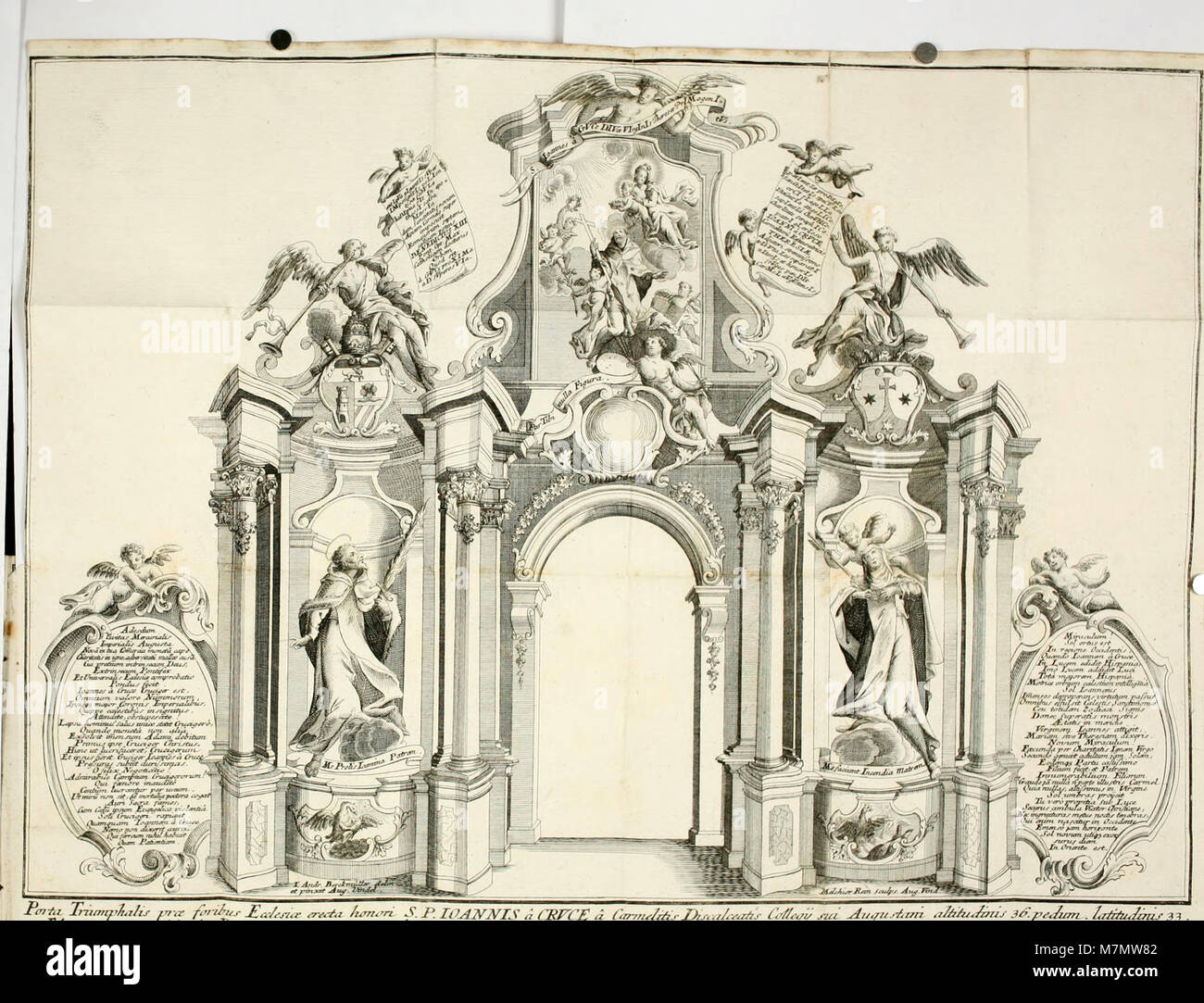 Un documento commemorativo latino che descrive l'apparato sacro creato dai Carmelitani Scalzi in onore di Santa Teresa di Gesù e San Giovanni della Croce in seguito alla loro canonizzazione in Vaticano. Foto Stock