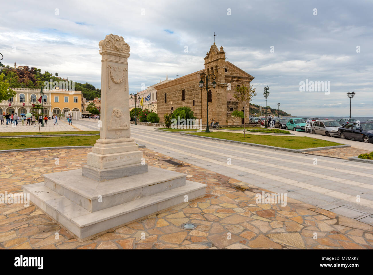 Zante, Grecia - 29 Settembre 2017: piazza Solomos, sull'isola di Zante con l antica chiesa di San Nicola del molo. Foto Stock