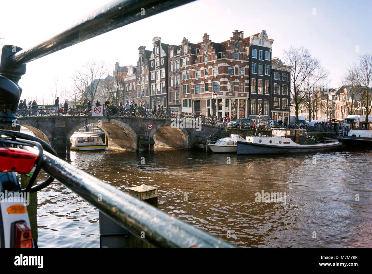 Canal pendente case sul canale Prinsengracht / Brouwersgracht, Amsterdam, Paesi Bassi Foto Stock