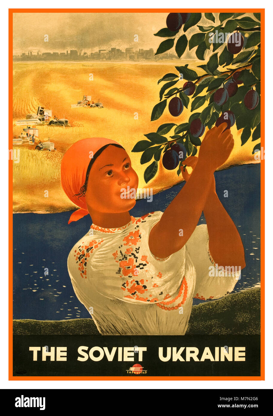 UCRAINA Vintage 1938 propaganda di viaggio poster sovietico russo "l'Ucraina sovietica" con una terra di abbondanza di raccolto. Una donna raccoglitrice in tradizionale costume popolare Ucraina, raccoglie frutta con raccolta di grano. UCRAINA Foto Stock