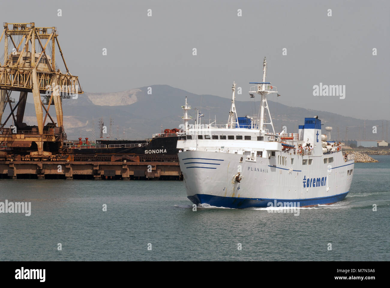 Piombino (Toscana, Italia), traghetto per l'Isola d'Elba Foto Stock