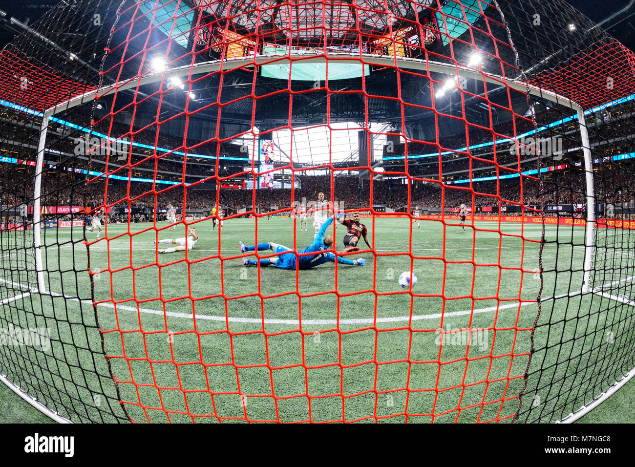 Atlanta, Stati Uniti d'America. Undicesimo Mar, 2018. Atlanta regno avanti Josef Martinez (7) punteggi un obiettivo durante la MLS partita di calcio tra D.C. Uniti e Atlanta uniti al Mercedes-Benz Stadium Domenica Marzo 11, 2018 in Atlanta, GA. Giacobbe Kupferman/CSM Credito: Cal Sport Media/Alamy Live News Foto Stock