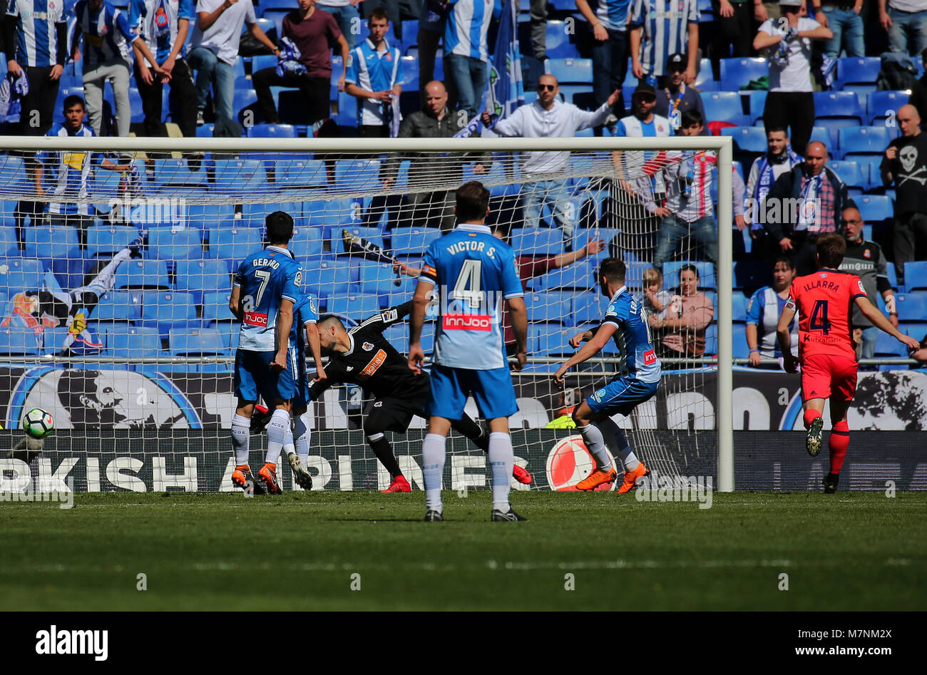 Leo punteggi Baptistao durante il match tra RCD Espanyol e Real Sociedad, il 11 marzo 2018, a Barcellona, Spagna. Credito: Gtres Información más Comuniación on line, S.L./Alamy Live News Foto Stock Leo punteggi Baptistao durante il match tra RCD Espanyol e Real Sociedad, il 11 marzo 2018, a Barcellona, Spagna. Credito: Gtres Información más Comuniación on line, S.L./Alamy Live News Foto Stock