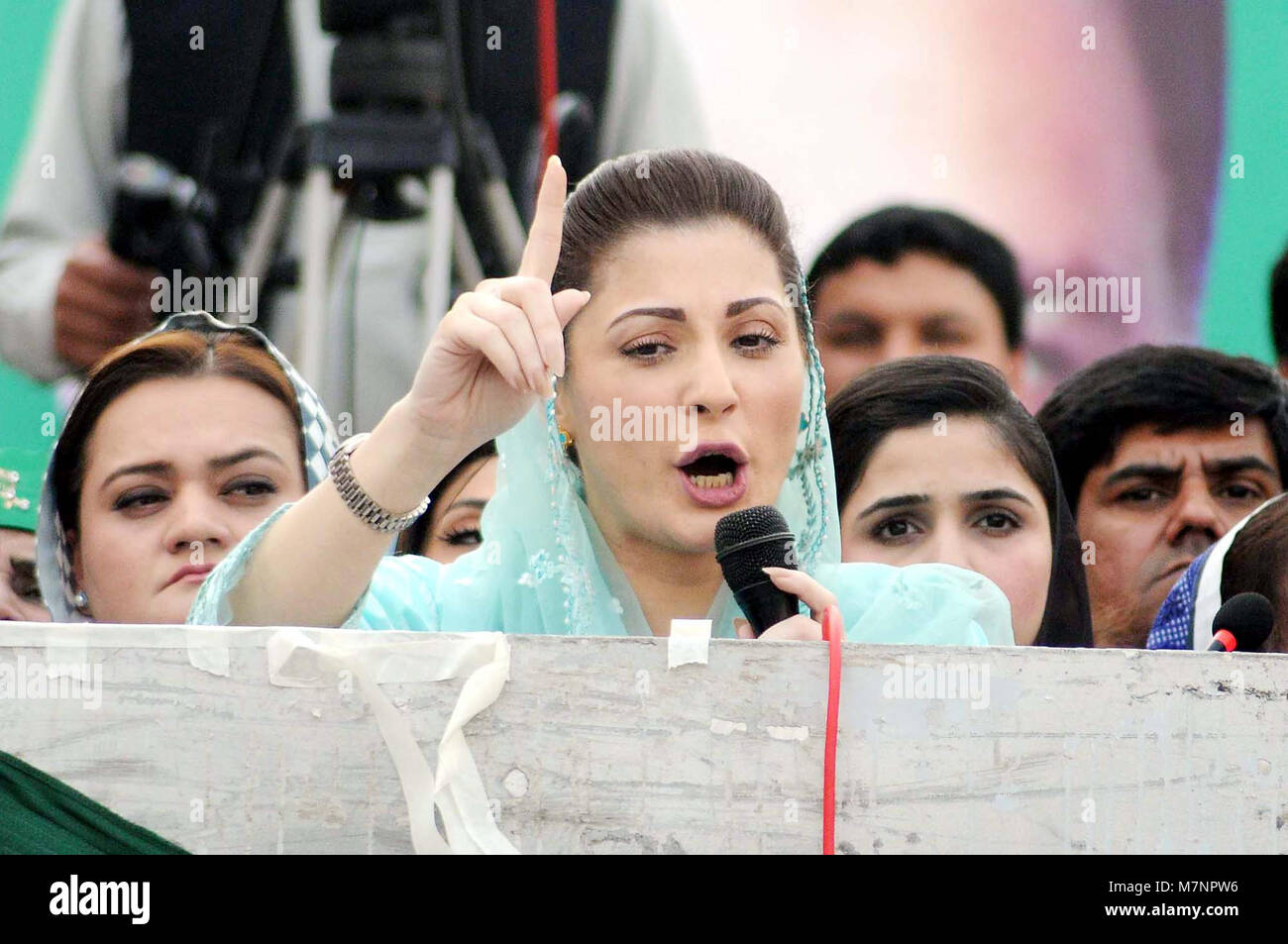 Lega musulmana (PML-N) Leader, Maryam Nawaz Sharif gli indirizzi per i suoi sostenitori durante i Social Media convenzione svoltasi a Fawara Chowk a Rawalpindi il Domenica, 11 marzo 2018. Foto Stock