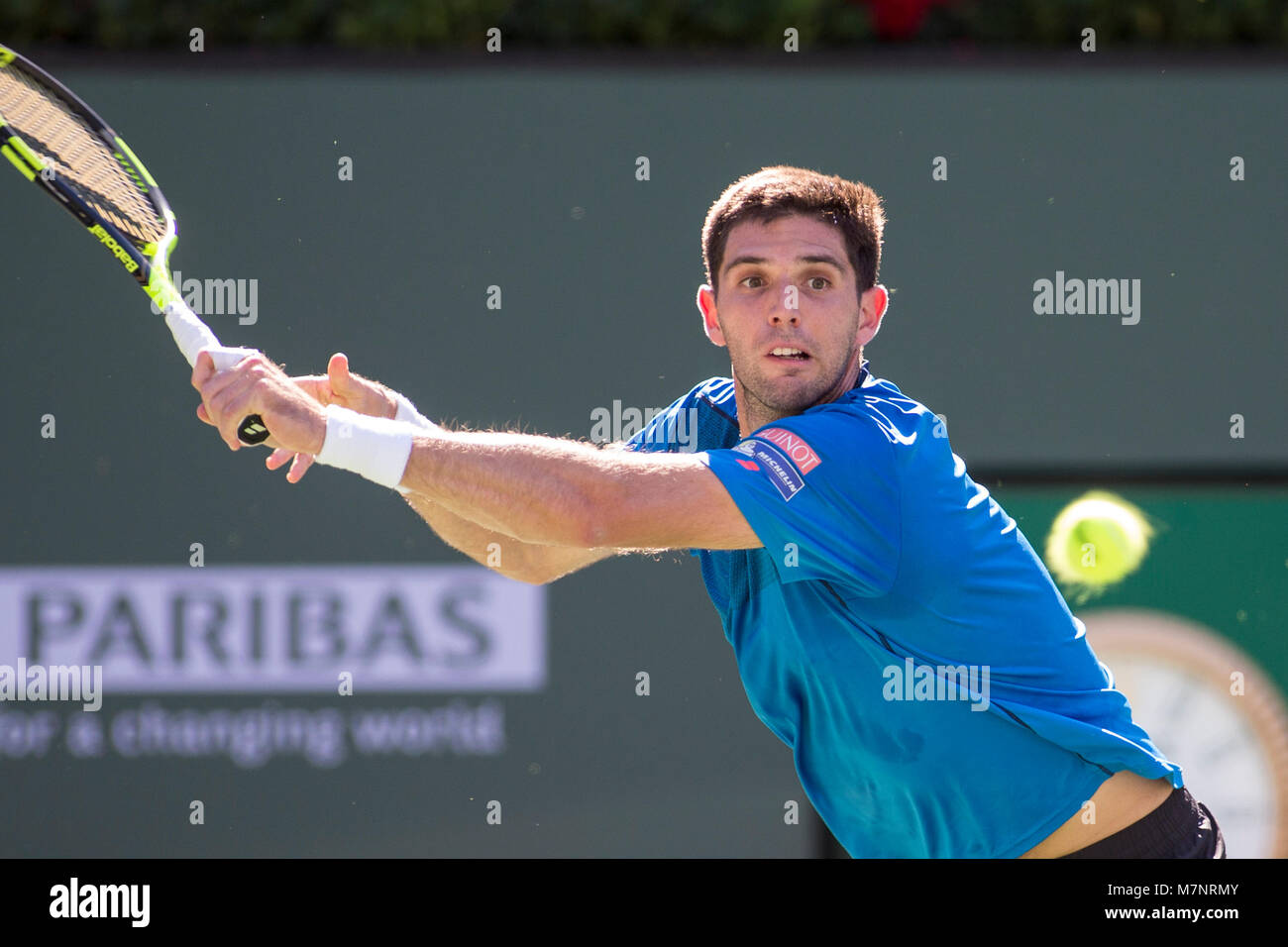 Indian Wells, California, Stati Uniti d'America. Undicesimo Mar, 2018. Federico Delbonis (ARG) sconfitto da Roger Federer (SUI) 6-3, 7-6 (6) al BNP Paribas Open ha suonato presso la Indian Wells Tennis Garden di Indian Wells, California. © Mal Taam/TennisClix/CSM/Alamy Live News Foto Stock