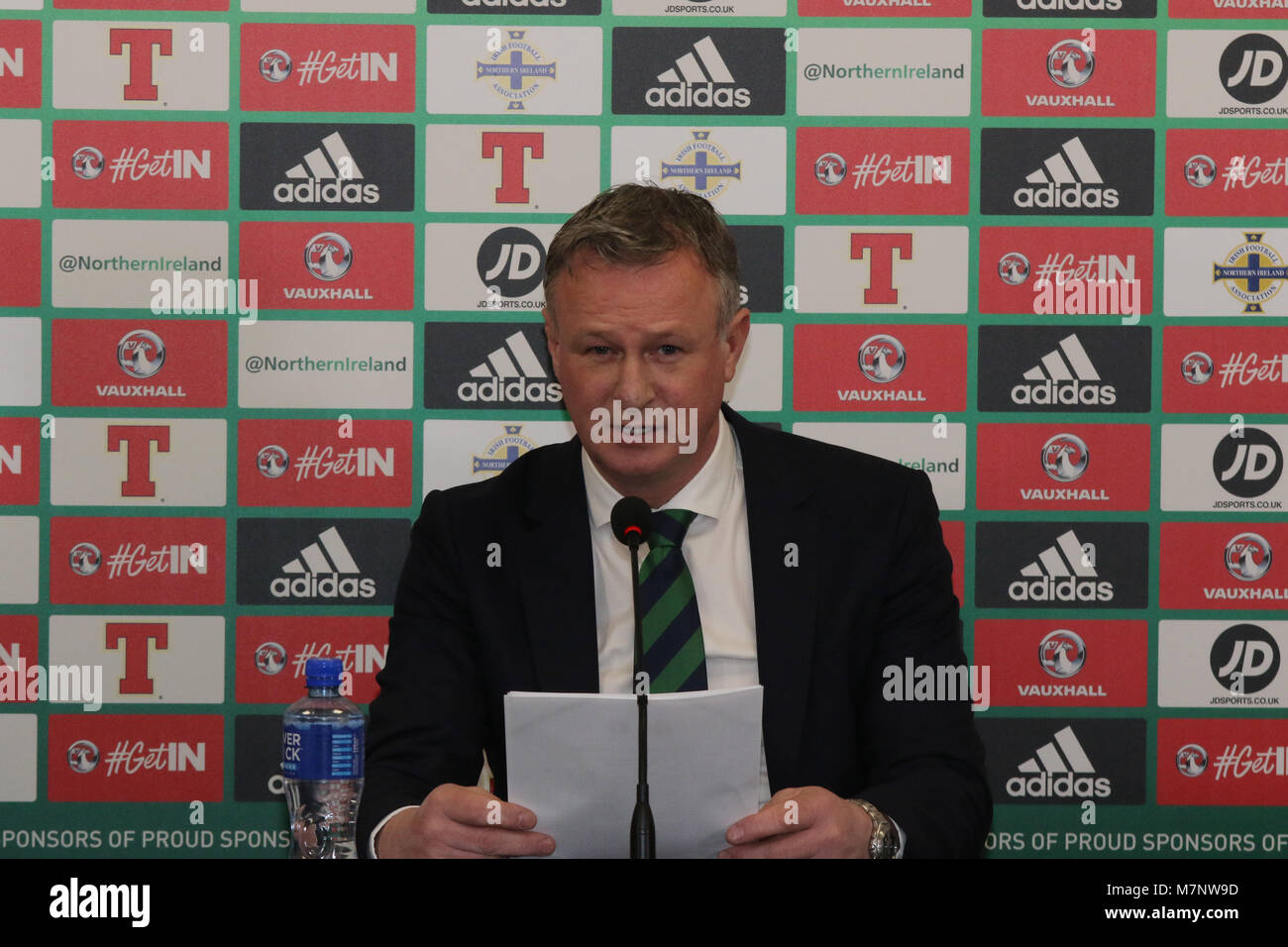 Windsor Park, Belfast, Irlanda del Nord, Regno Unito. Il 12 marzo 2018. Irlanda del Nord manager Michael O'Neill ha annunciato la sua squadra oggi per la prossima amichevole internazionale contro la Corea del Sud a Belfast il sabato 24 marzo 2018. All'inizio di premere il tasto di chiamata O'Neill da leggere in una dichiarazione preparata in precedenza in relazione alla settimana scorsa attribuito delle osservazioni in merito al FAI e i giocatori idonei per l'Irlanda del Nord. Credito: David Hunter/ Alamy Live News. Foto Stock