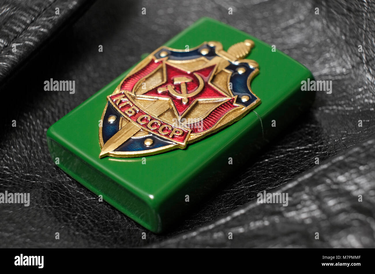 Russo badge kgb su metallo accendisigari Foto Stock