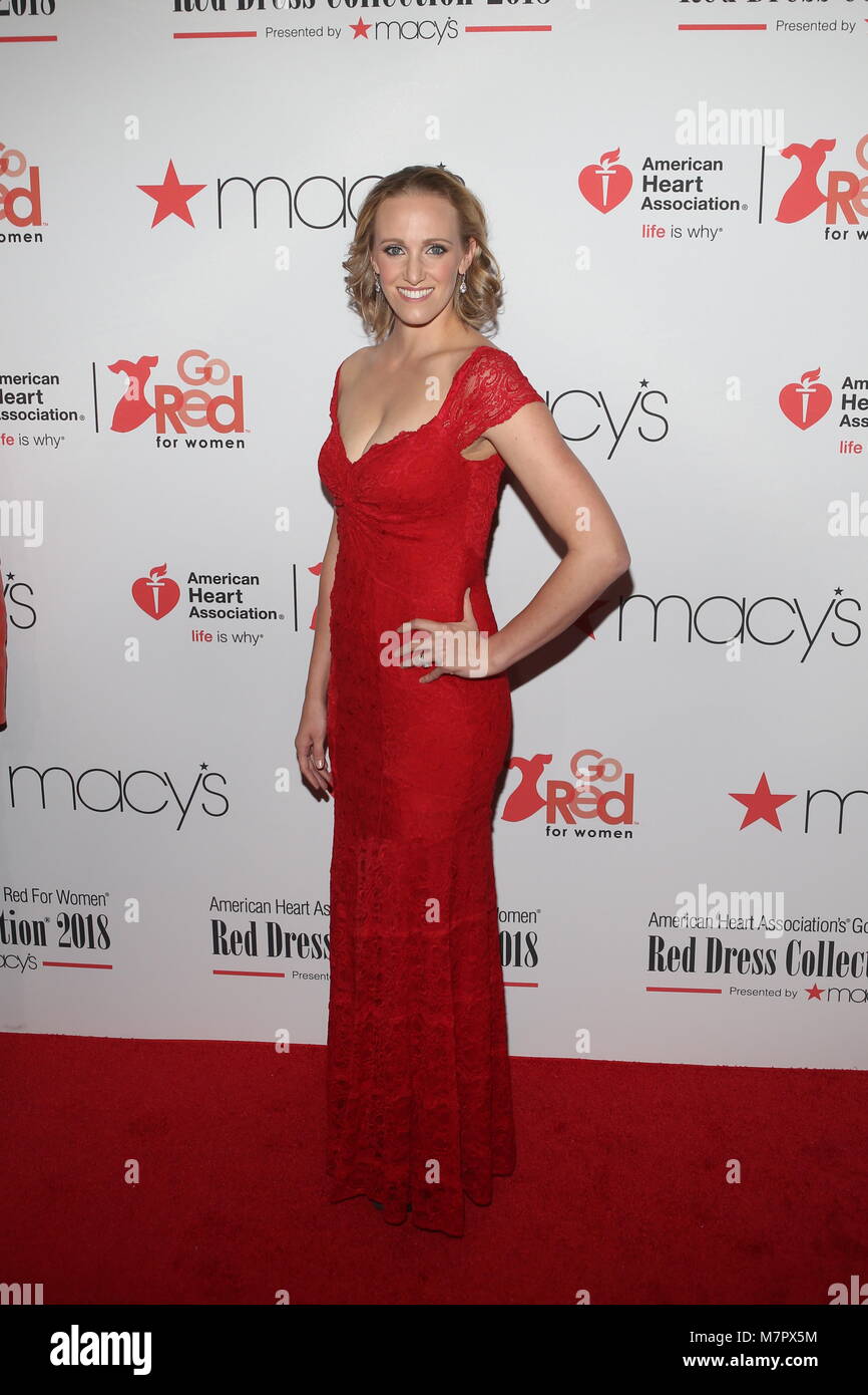 American Heart Association® andare in rosso per donne® Red Dress Collection® 2018 presentato da Macy's tenuto presso la sala da ballo Hammerstein offre: Dana Vollmer dove: New York New York, Stati Uniti quando: 08 Feb 2018 Credit: Derrick Salters/WENN.com Foto Stock
