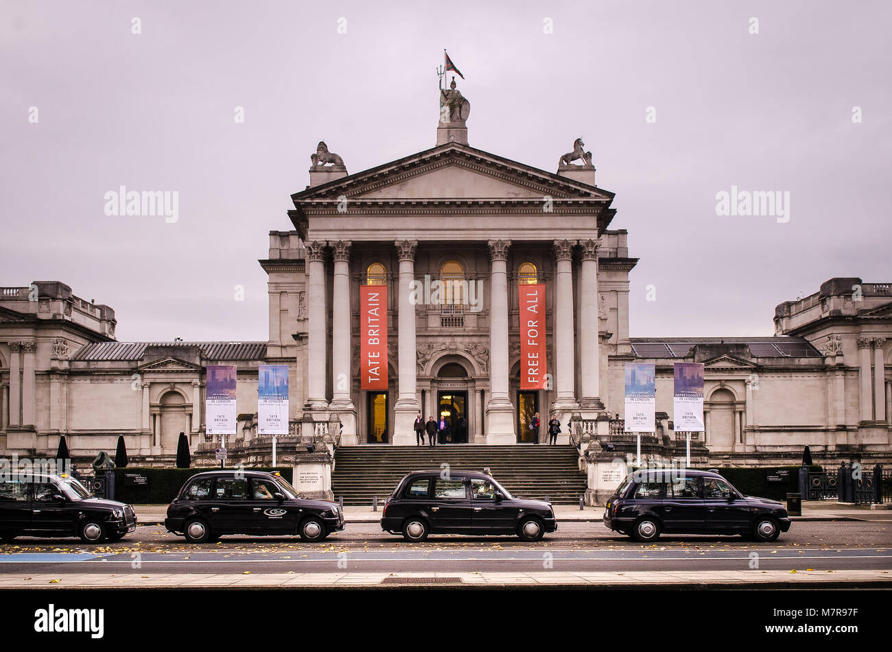 Esterno della Tate Britain Museo su Millbank, London Foto Stock