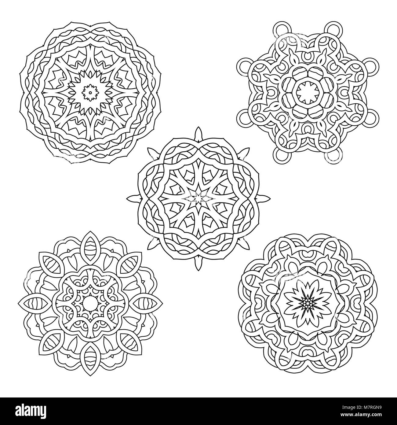 Set di vettore da quattro round in bianco e nero mandala. Mandala di vettore. Etnica degli elementi decorativi. Disegnata a mano i mandala. Illustrazione Vettoriale