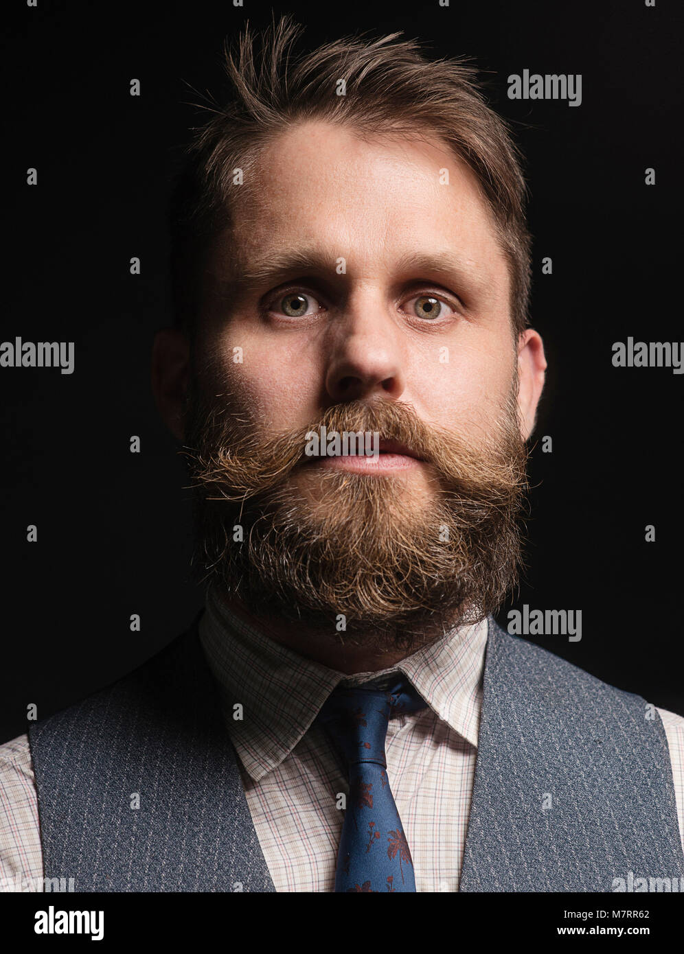 Uomo con la barba e baffi. Foto Stock