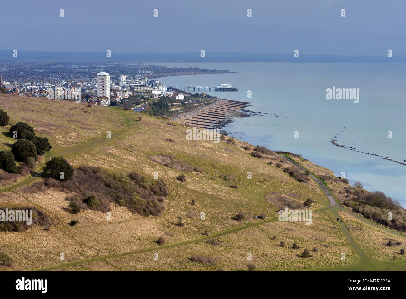 Eastbourne, East Sussex, visto in prossimità del punto di fine del South Downs modo vicino a Beachy Head. Foto Stock