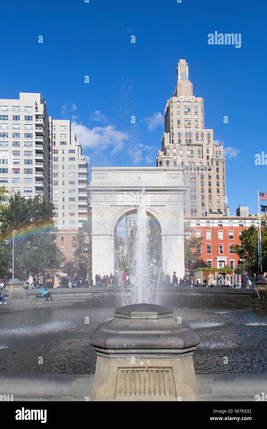 La fontana a Washington Square Park di New York City. Foto Stock