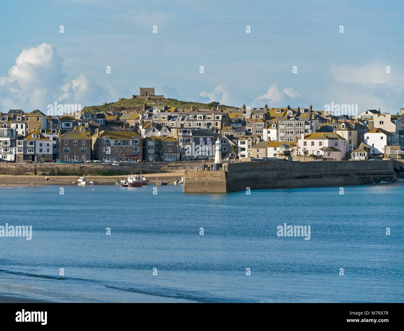 Il Cornish cittadina sul mare e il porto di St Ives in Cornovaglia, England, Regno Unito Foto Stock