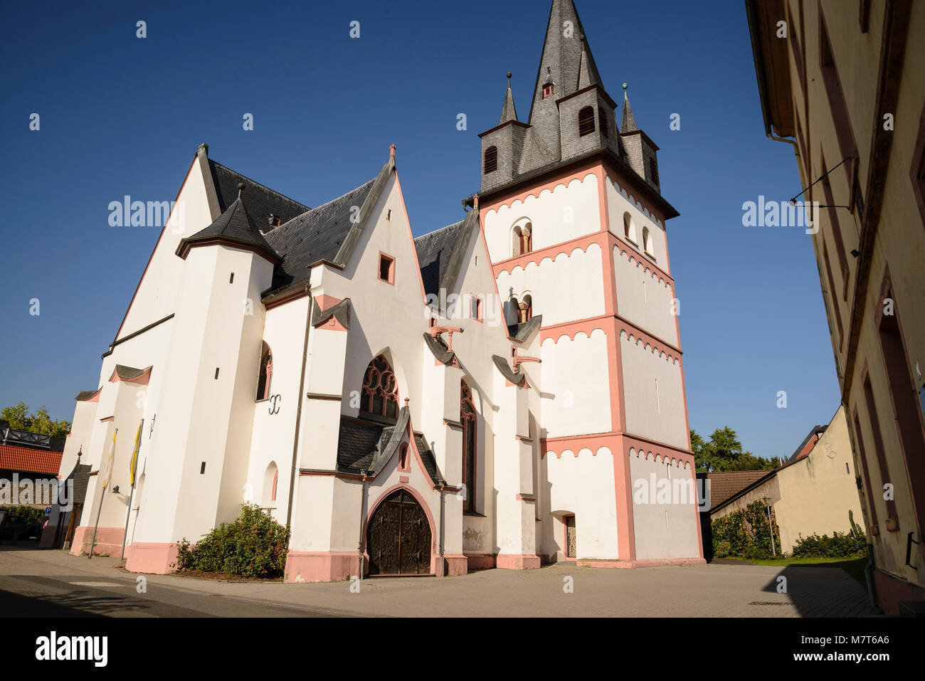 Pfarrkirche San Martin, la città di Oestrich-Winkel, Rheingau, Assia, Deutschland Foto Stock