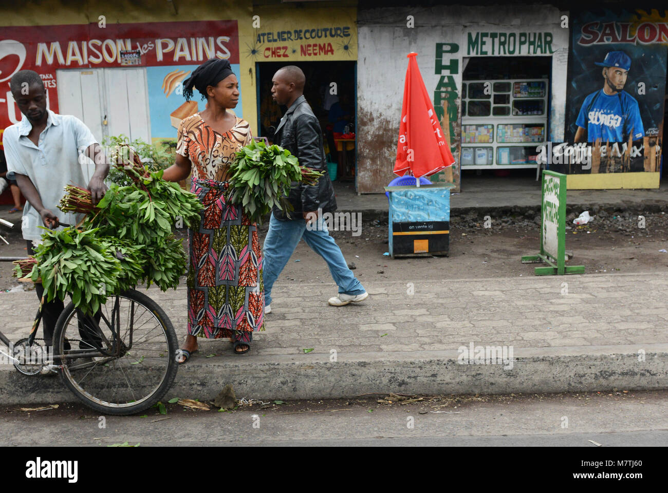 La vita lungo le strade di Goma, D.R.C Foto Stock