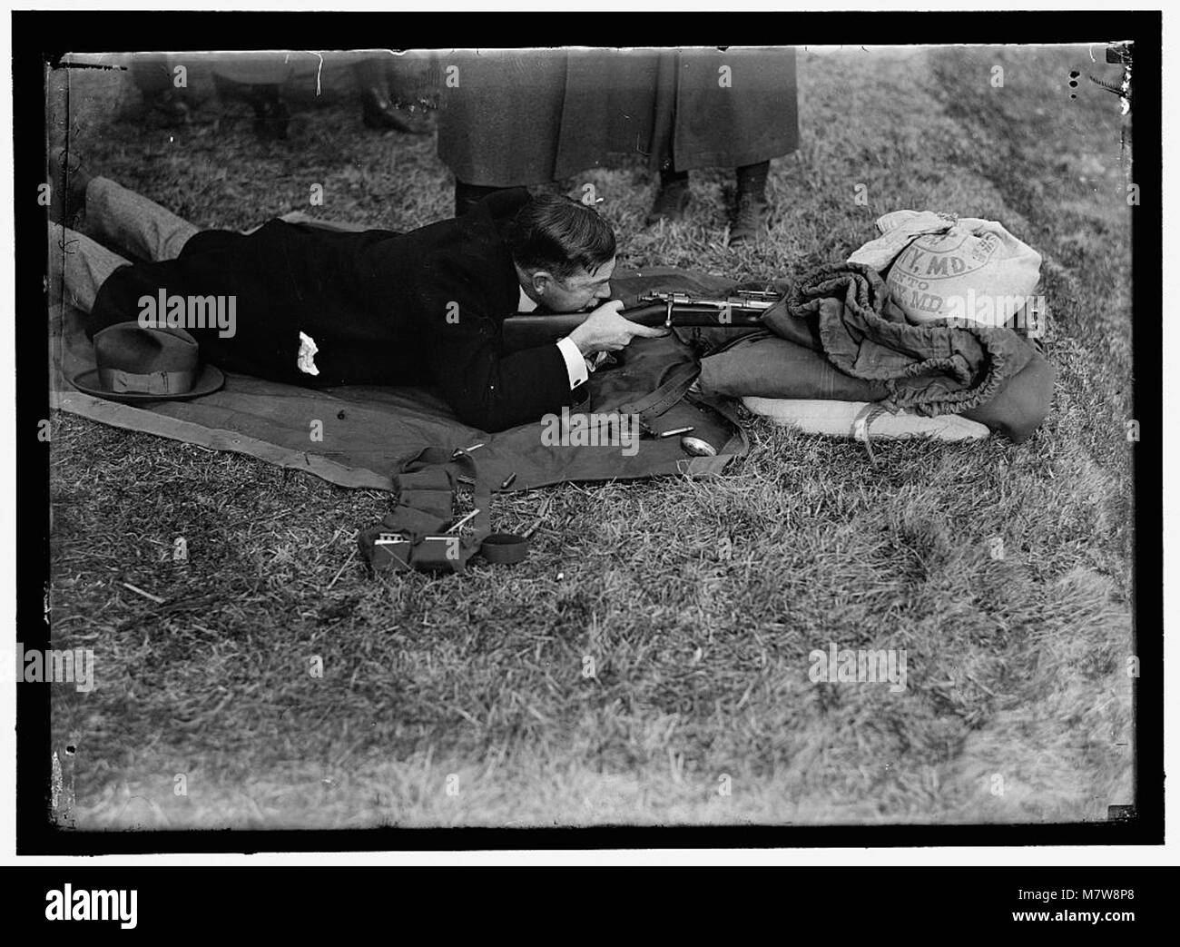 Una serie di test sui fucili dell'esercito americano, che catturano lo sviluppo e la valutazione delle armi da fuoco per uso militare durante il XX secolo. Foto Stock