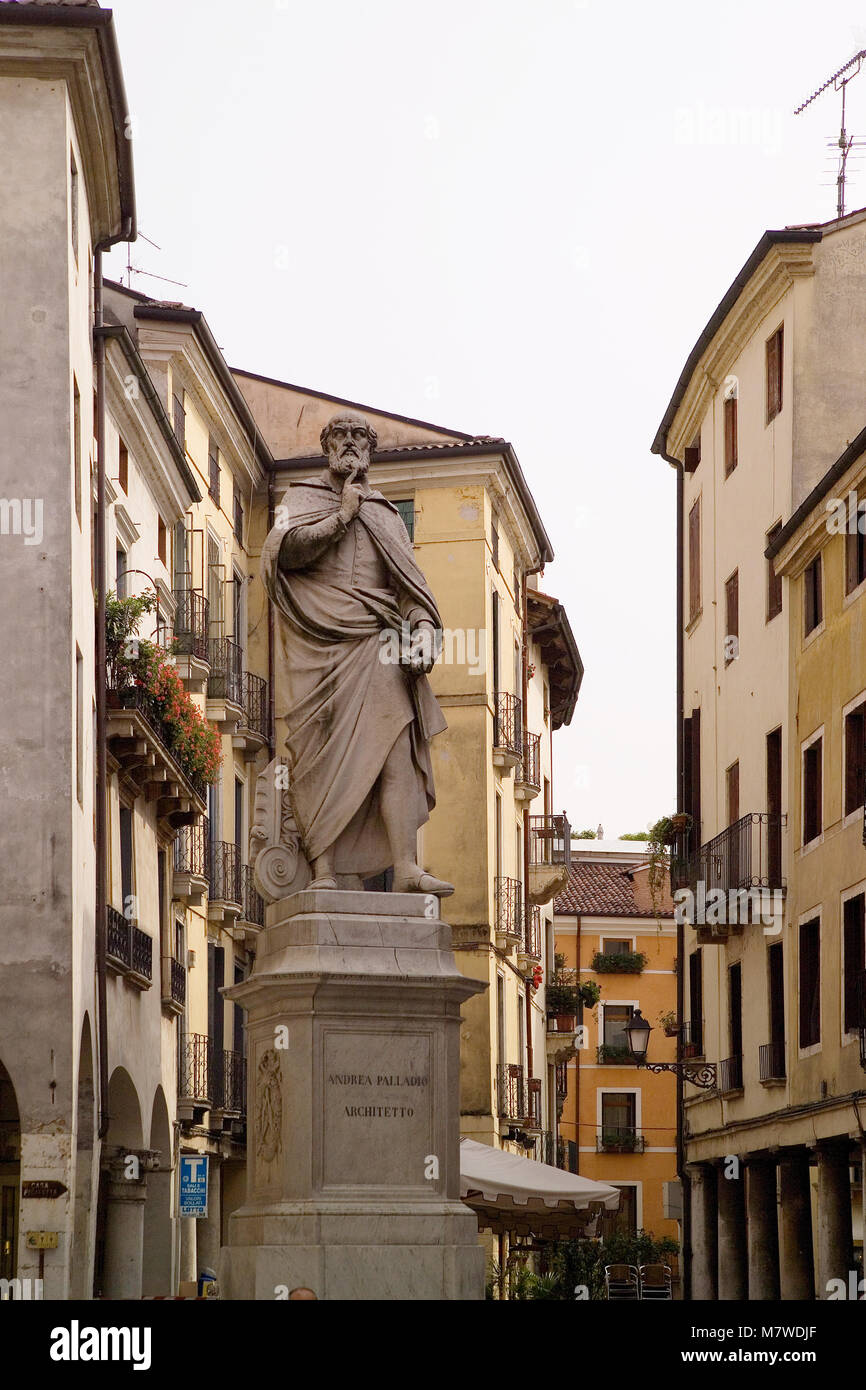 Vicenza Italia statua del famoso architetto Andrea Palladio Foto Stock