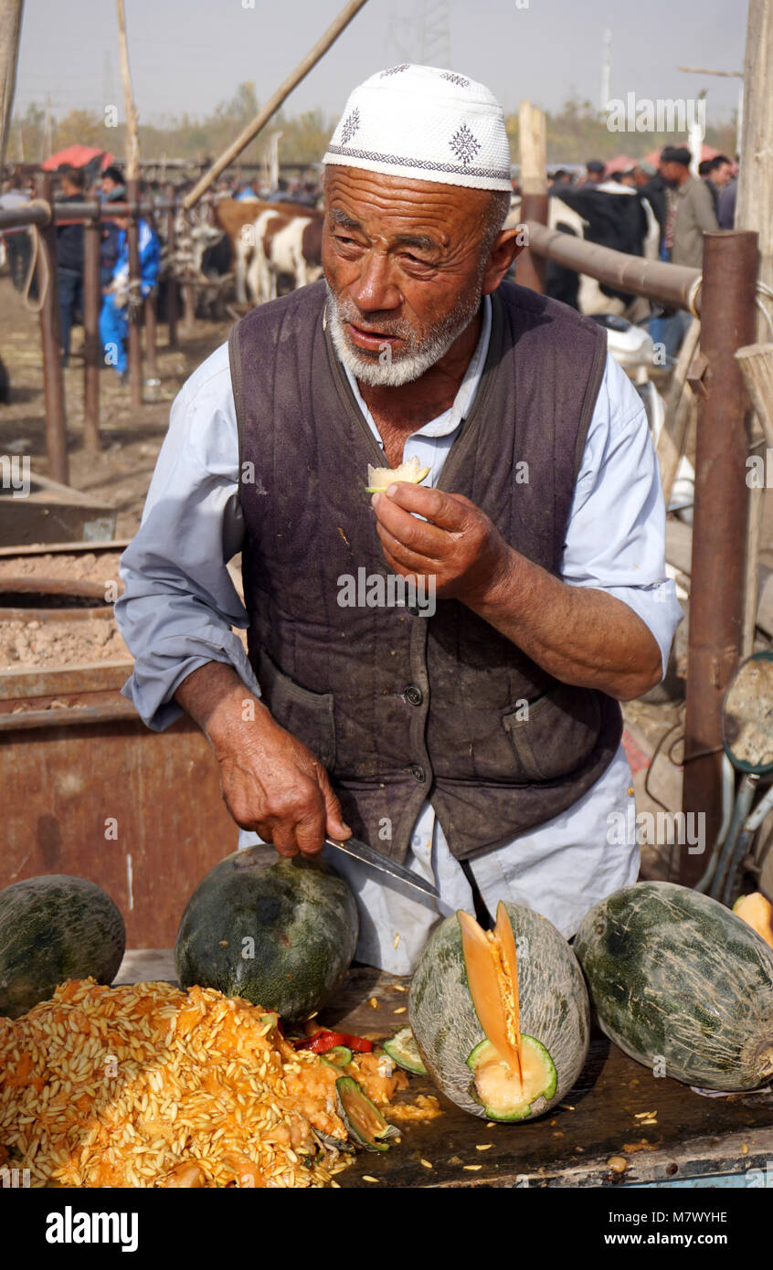 Al grande mercato domenicale di Kashgar, Xinjiang, Cina Foto Stock
