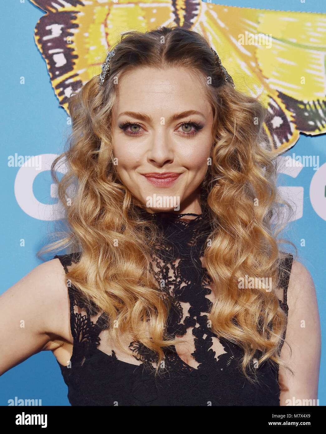 AMANDA SEYFRIED attrice statunitense assiste la prima mondiale di "Gringo' da Amazon Studios e STX film al Regal la Live Stadium 14 il 6 marzo 2018 a Los Angeles, California. Photo: Jeffrey Mayer Foto Stock