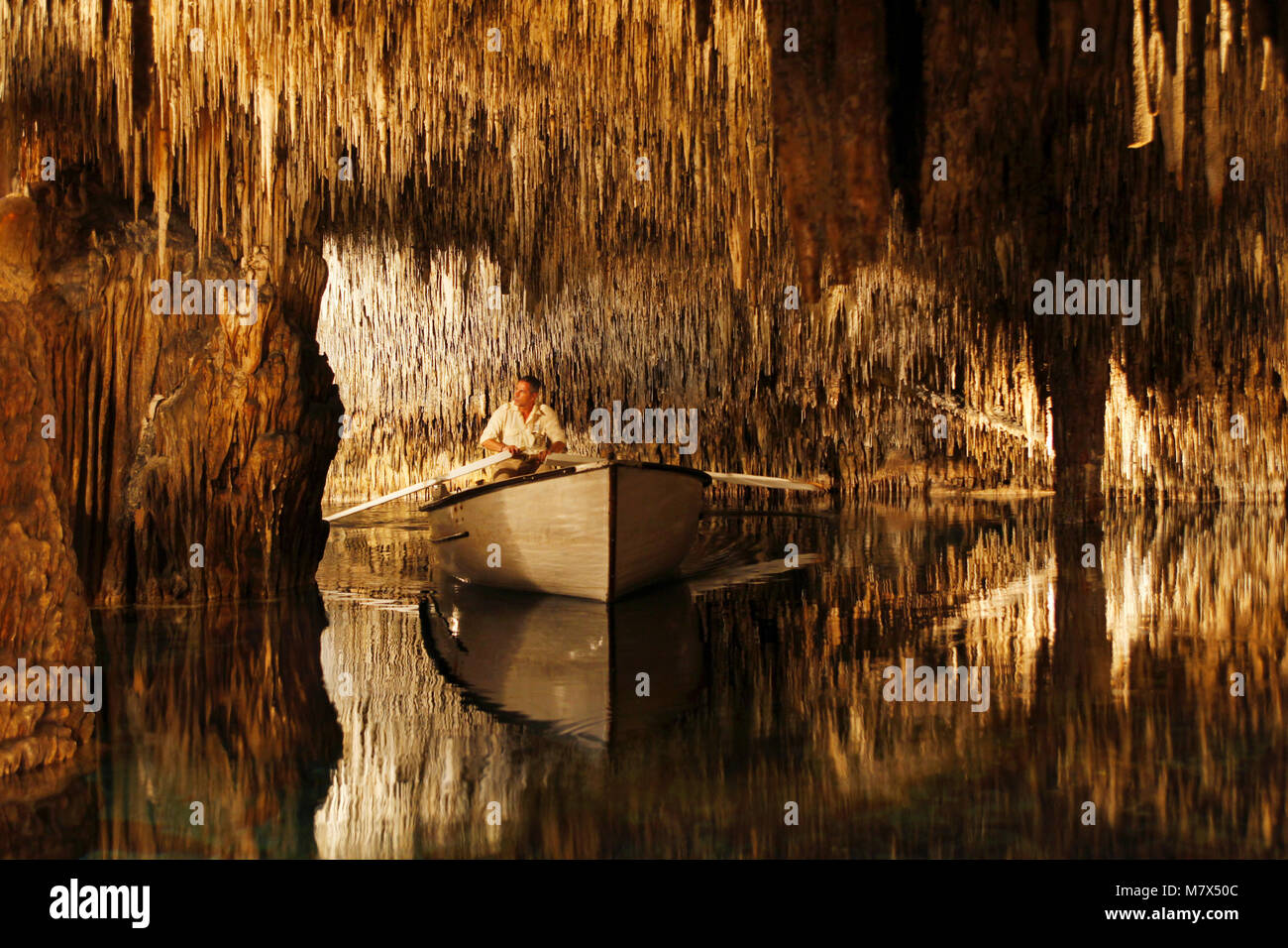 Grotta Dripstone Cuevas del Drach / Grotte del Drach, Porto Cristo, Mallorca / Maiorca, isole Baleari, Spagna Foto Stock