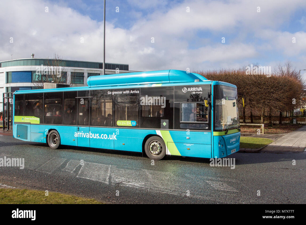 Autobus BYD ADL Enviro200EV nella regione di Liverpool primo autobus commerciale elettrico passeggeri. 12 nuovi autobus elettrici sono stati introdotti nella parte finale di un investimento di 21 £milioni di strade urbane. Foto Stock