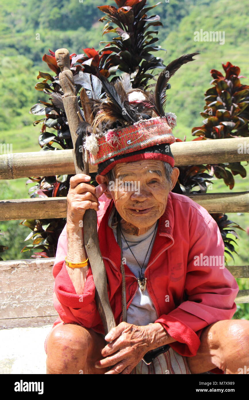 Una delle tribù filippine native, le femmine di questa tribù, indossa una gonna avvolgente chiamata "Ampuyou" o "Tolge" Foto Stock