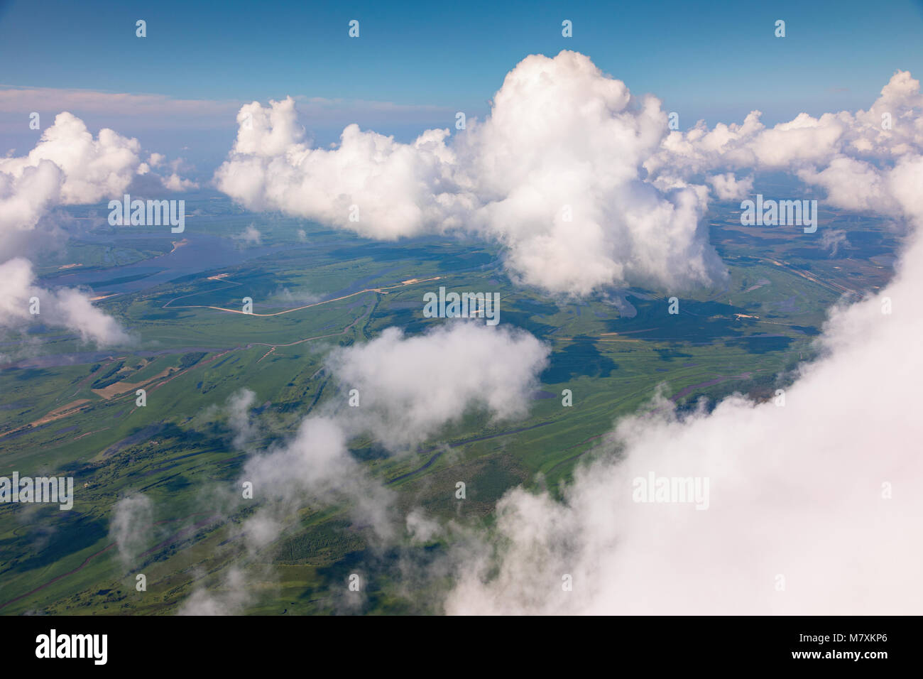 Vista di un cumulus nubi dal di sopra Foto Stock