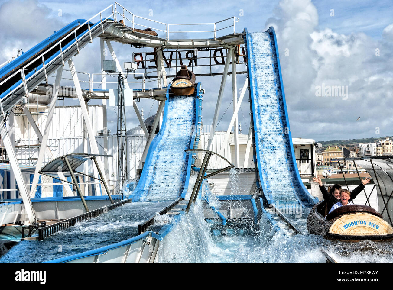 'Wild River' sul molo di Brighton Foto Stock