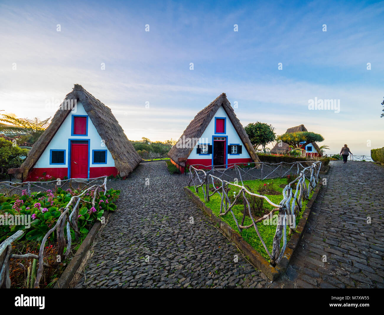 Tipica di Madeira case tradizionali a Santana, di Madera Foto Stock