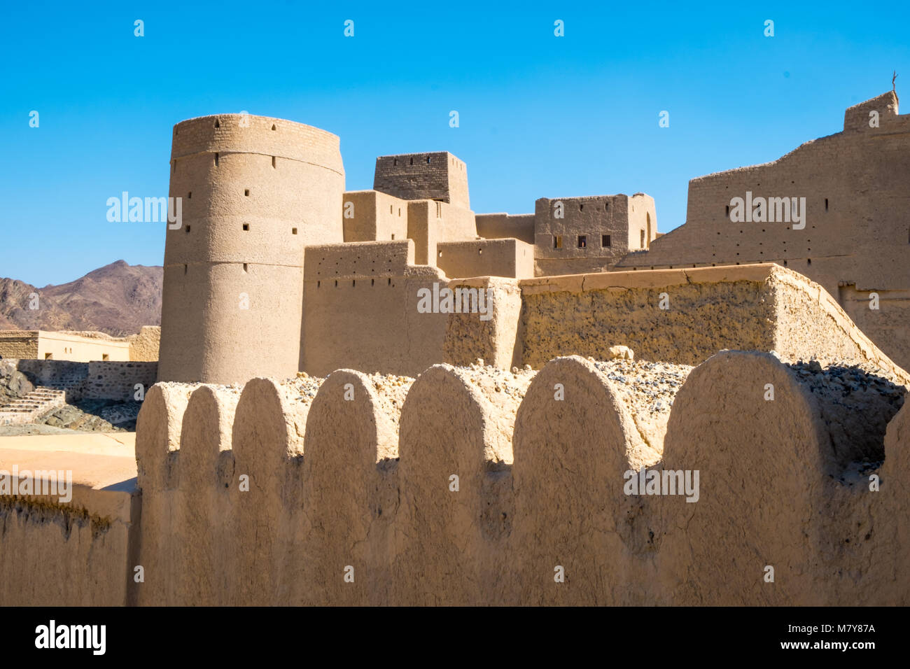 Bahla Fort vicino a Nizwa - Sultanato di Oman. Unesco - Sito Patrimonio dell'umanità. Foto Stock