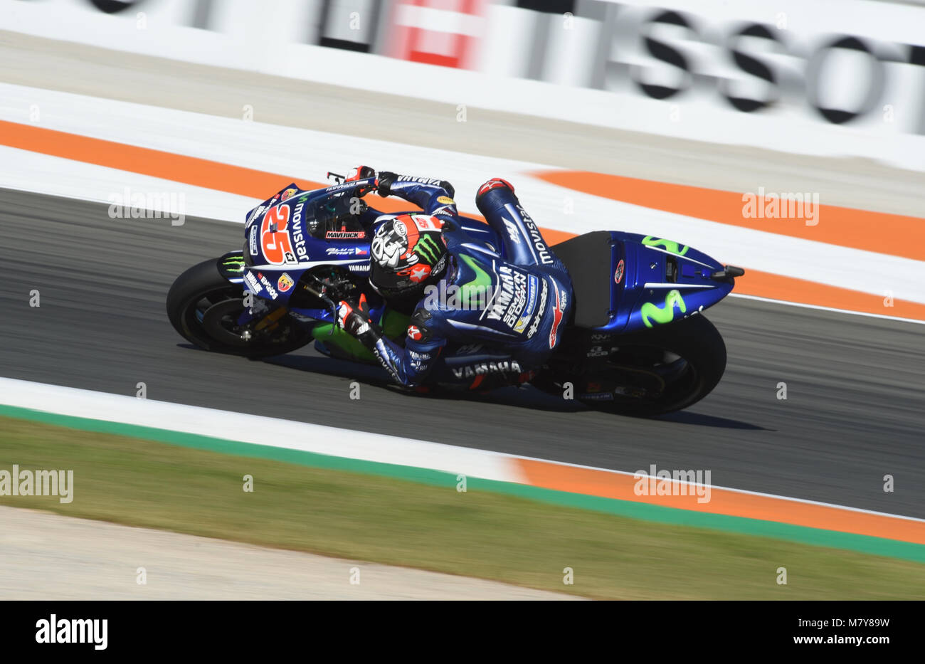 Maverick Viñales corse in Moto GP 2017 Gran Prix Comunitat Valenciana foto: Eduardo Manzana Foto Stock