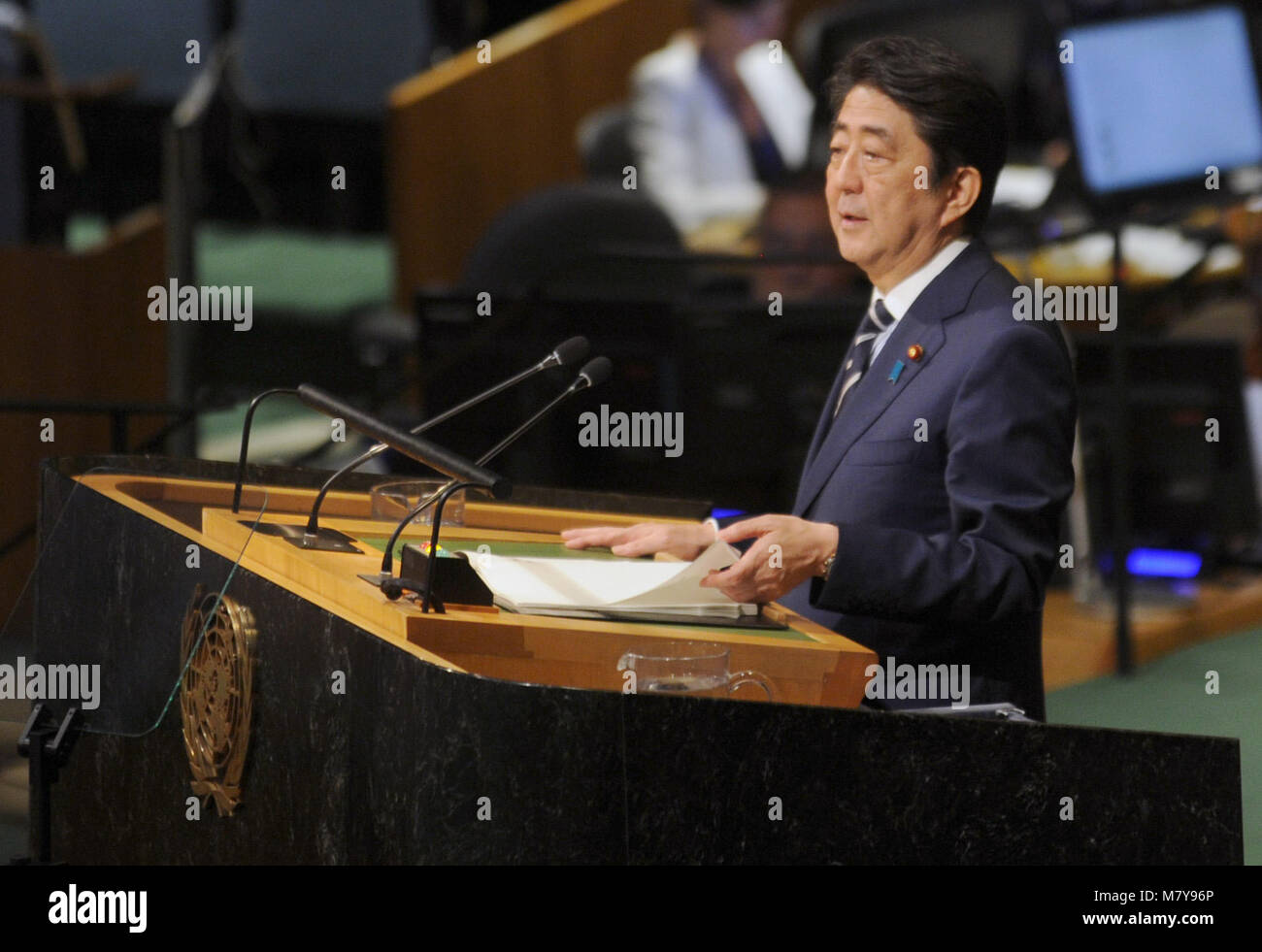 NEW YORK, NY - 20 settembre: Primo Ministro giapponese Shinzo Abe indirizzi durante l Assemblea Generale delle Nazioni Unite presso il quartier generale delle Nazioni Unite il 20 settembre 2017 a New York City. Credito: Dennis Van Tine/Mediapunch Foto Stock