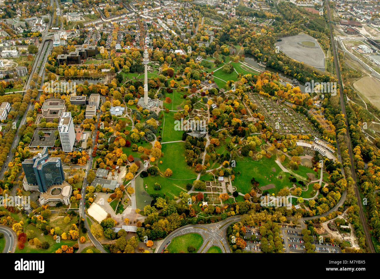 Vista aerea, Westfalenpark Dortmund con colorate letti, autunno, fogliame autunnale, Golden ottobre, estate indiana, Dortmund, la zona della Ruhr, Nord Rhi Foto Stock