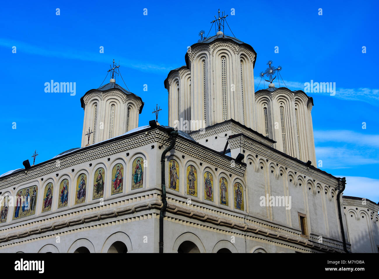 Bucarest, Romania. Febbraio 3, 2017. Il rumeno Cattedrale Patriarcale (Catedrala Patriarhala din Bucuresti) Foto Stock