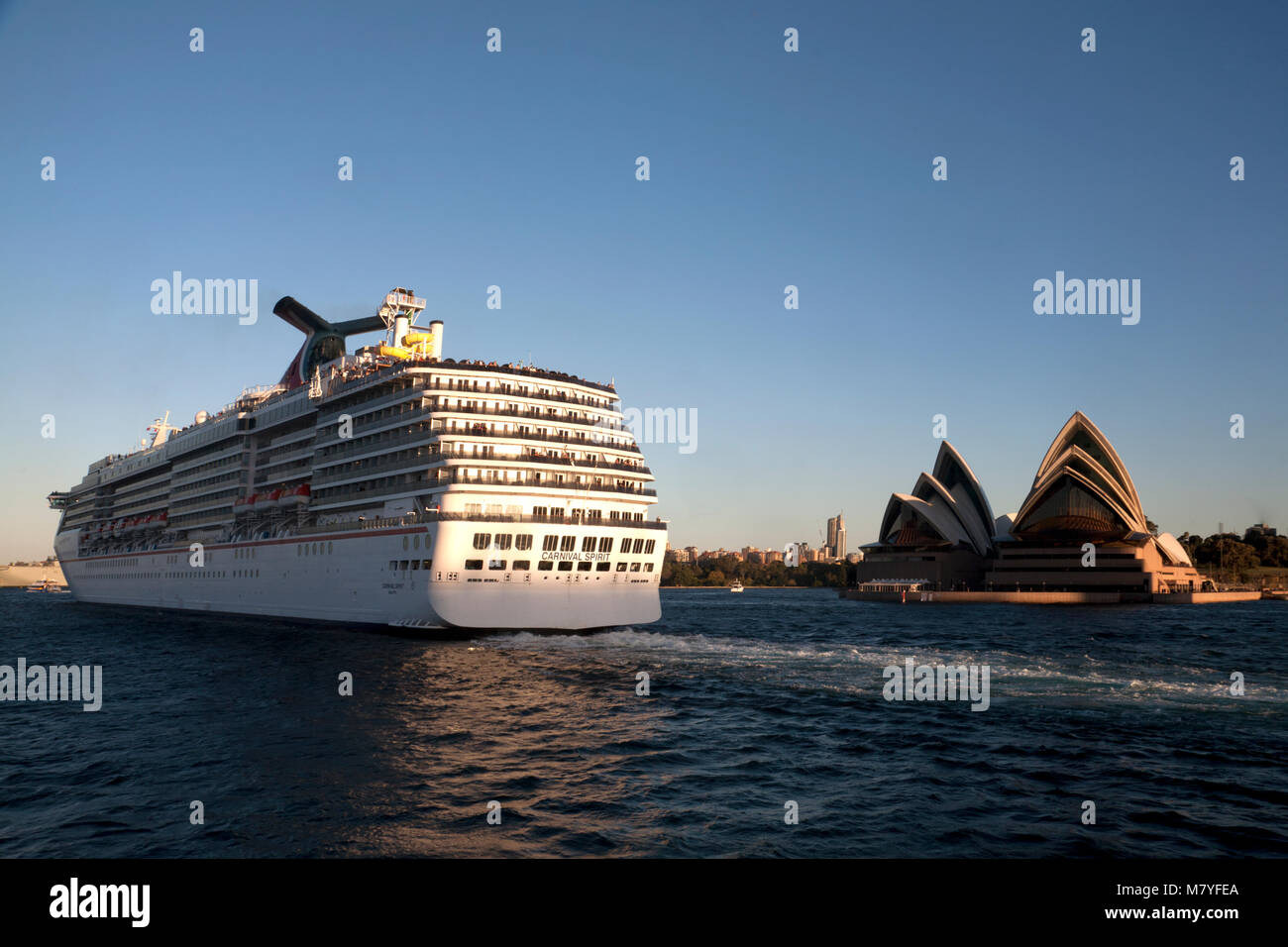Crociera P&O spirito di carnevale il porto di Sydney Sydney New South Wales AUSTRALIA Foto Stock