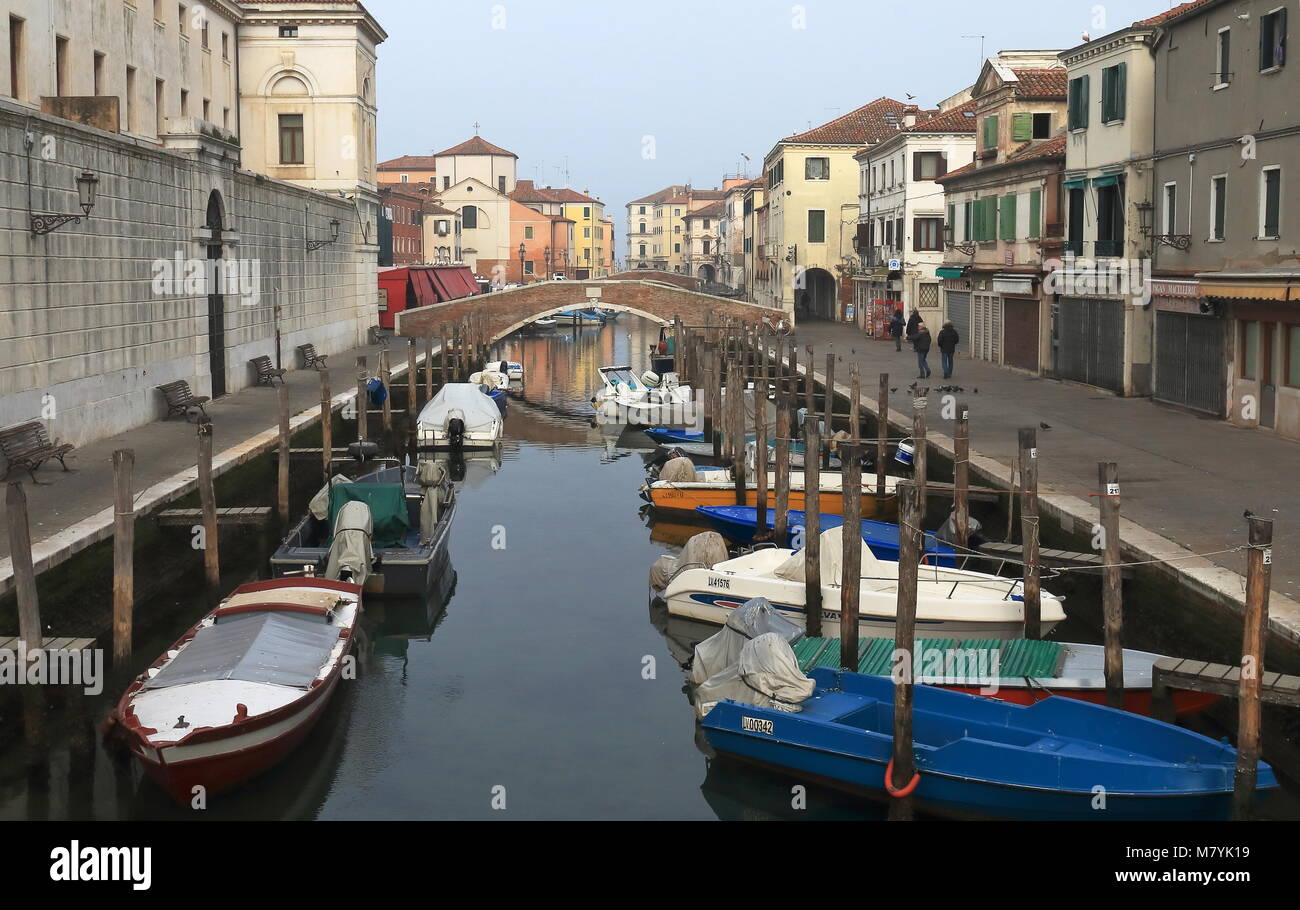 Chioggia, Italia - 28 gennaio 2018. La città di Chioggia centro storico della città. Canal Vena con barche. Foto Stock