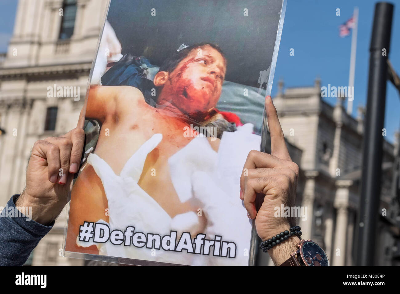 Londra, Regno Unito. Il 14 marzo 2018, manifestanti curdi blocco Parlamento Street al di fuori della Camera dei Comuni per protestare contro l'aggressività turca Credito: Ian Davidson/Alamy Live News Foto Stock