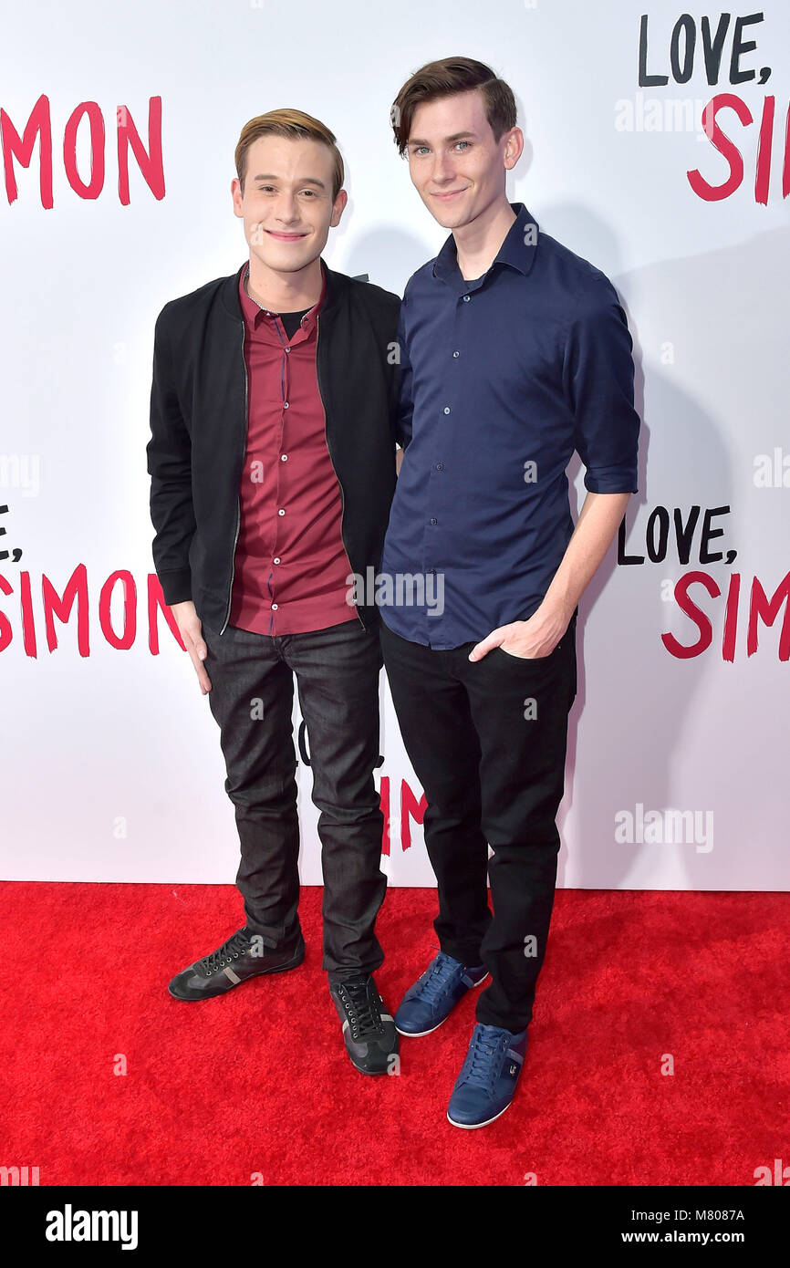 Los Angeles, California. Marzo 13, 2018. Tyler Henry e Clint Godwin frequentando l 'amore, Simon' speciale proiezione al Westfield Century City il 13 marzo 2018 a Los Angeles, California. Credito: Geisler-Fotopress/Alamy Live News Foto Stock