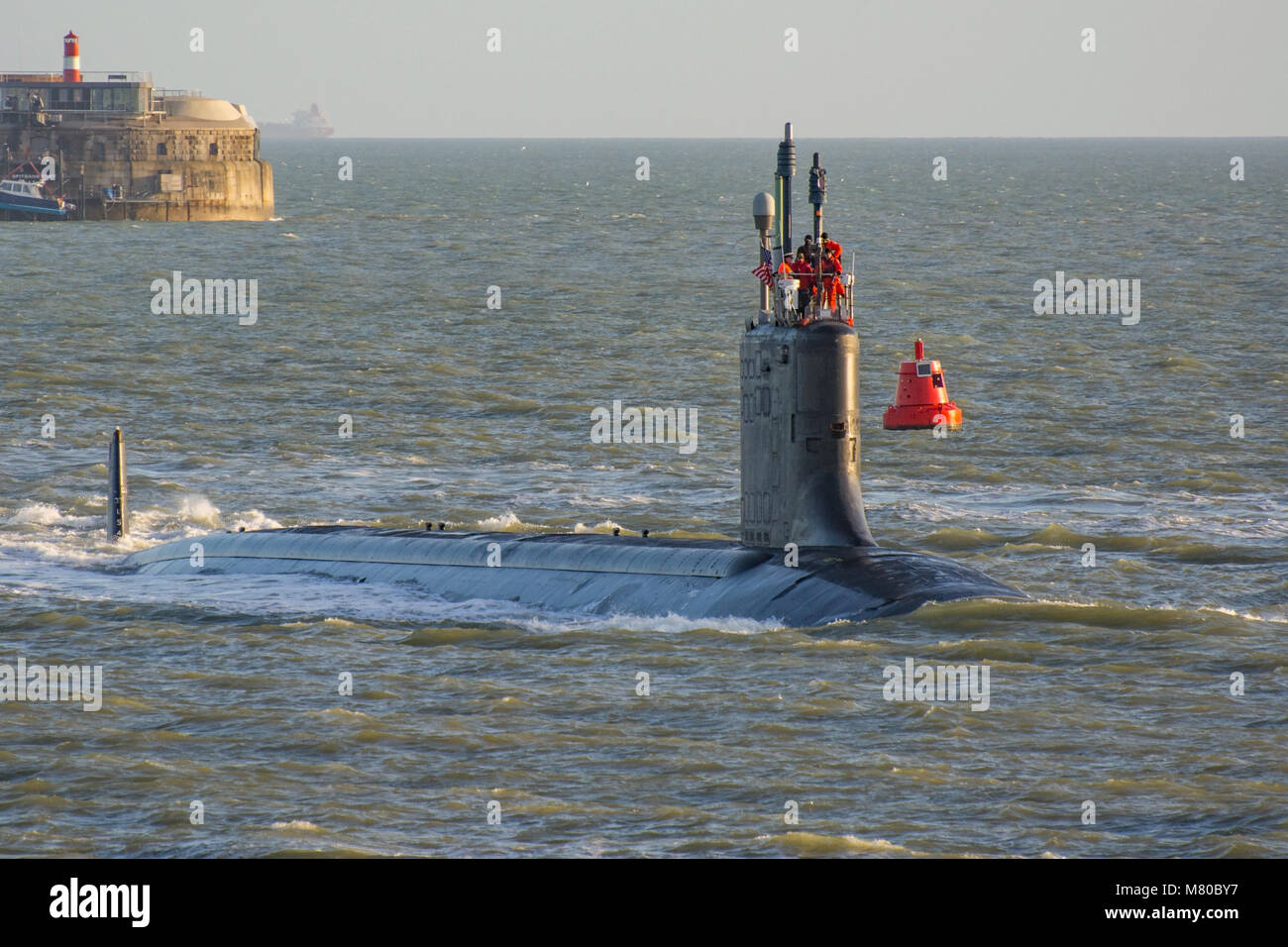 La Marina degli Stati Uniti Virginia Class attack submarine USS New Hampshire (SSN 778) arrivando a Portsmouth, nel Regno Unito per una visita di cortesia su 22/2/14. Foto Stock