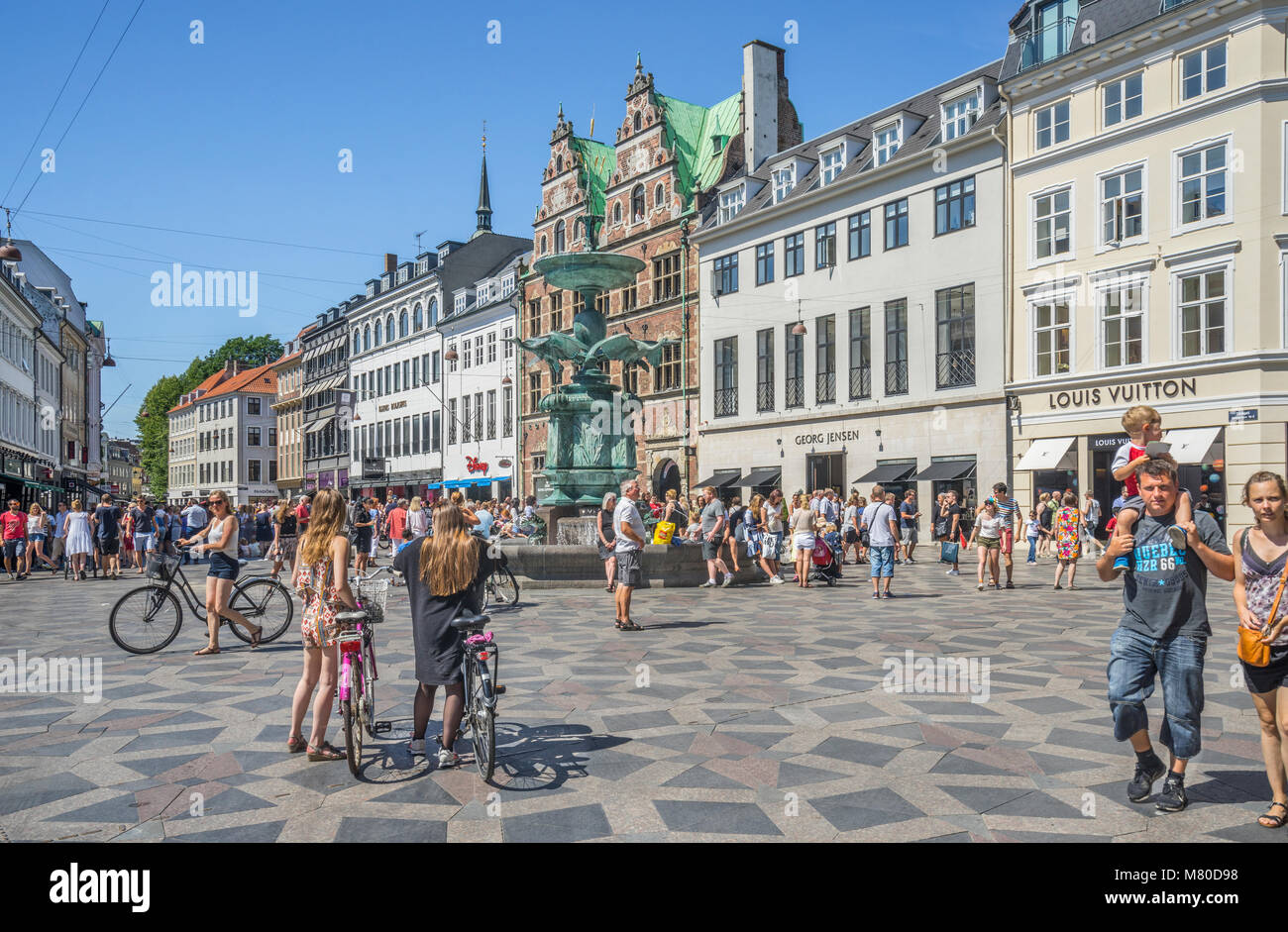 La Danimarca, la Zelanda, Copenaghen, vista la cicogna fontana sulla Amanger Square nel cuore di Copenhagen Foto Stock