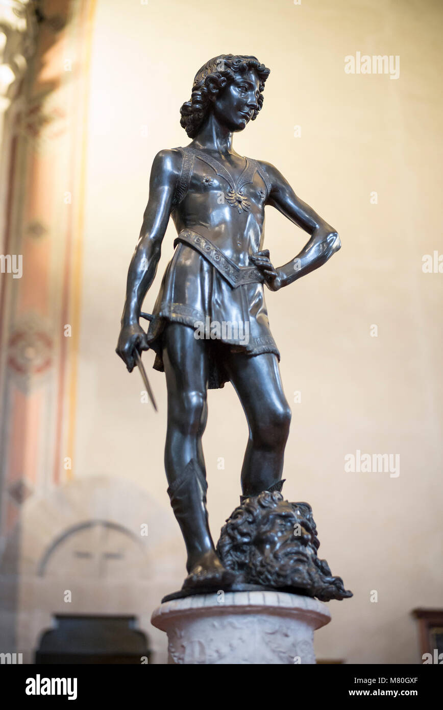 Firenze. L'Italia. Statua di bronzo del David (ca.1472-1475) dal Verrocchio, Museo Nazionale del Bargello. (Museo Nazionale del Bargello) Foto Stock